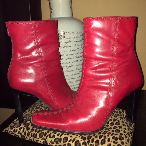 Boots - Picture 2 of 4