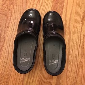 Black glossy dansko shoes