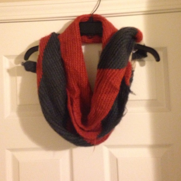 Three Color Scarf - Picture 2 of 2