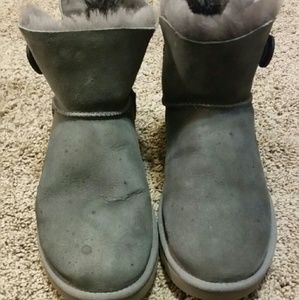 Short ugg boots