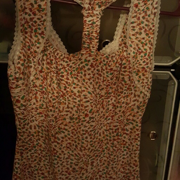 Figure flattering multi color top by American rag - Picture 2 of 3