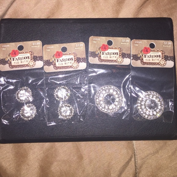 Pack of 4 Wearable Fashion Art Pieces