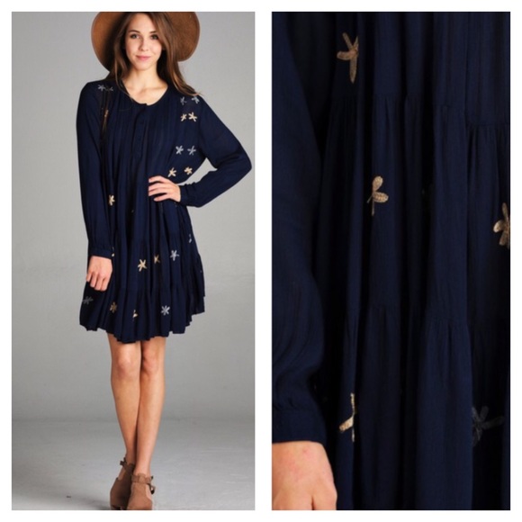 💥HP 10/23💥EMBROIDERED DRESS OR TUNIC IN NAVY - Picture 2 of 3
