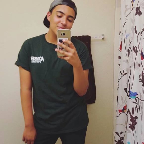 Meet your Posher, Manny - Picture 1 of 1