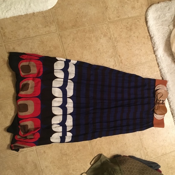 "vogue" maxi skirt, size medium