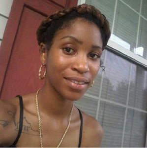 Meet your Posher, Allyssa