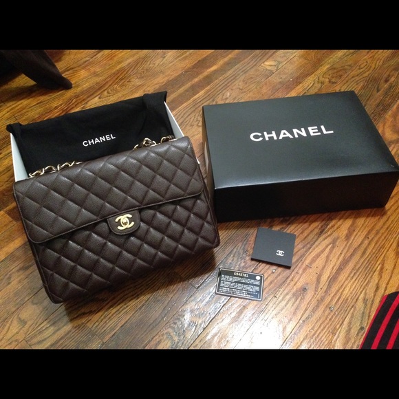 Chanel Caviar Maxi - Quilted Flap Bag - Like New