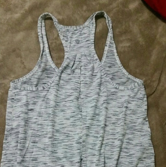 EUC, Lululemon salute the sun tank sz 8