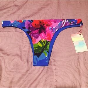 Lotus bikinis cheeky bottom small/medium