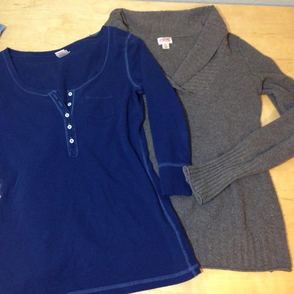 Mossimo Supply Co. Tops - ❤️ 1 hour price drop ❤️ Bundle of 2 shirts