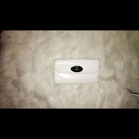 White Wallet