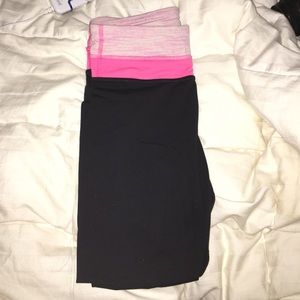 Lulu lemon cropped yoga pants with pink waistband