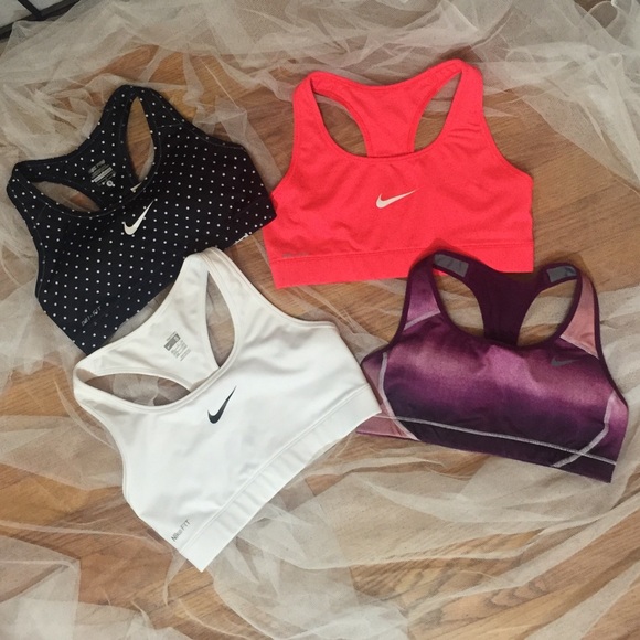 Nike sports bra set of 4