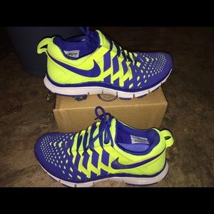 Nike finger trap free trainer size 7men
