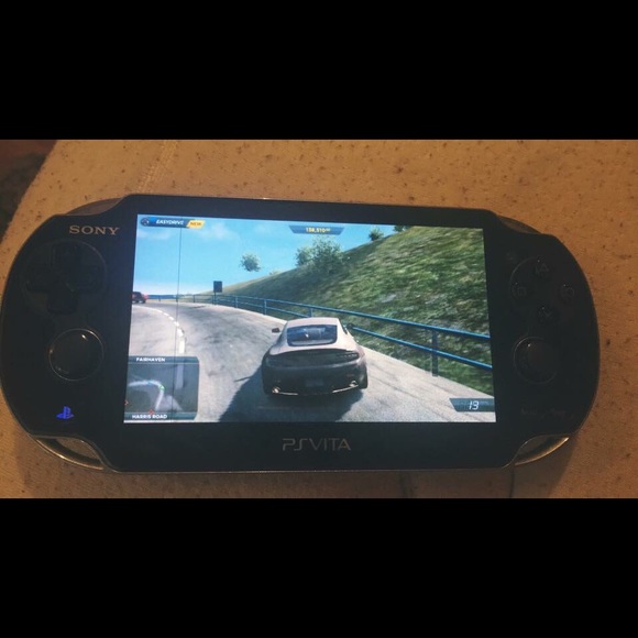 Great PRICE 🎮PS VITA & GAME❣ ✂️REDUCED✂️❣ - Picture 1 of 3