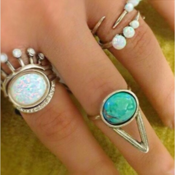 The 2Bandits The Wall Turquoise Ring - Picture 2 of 3
