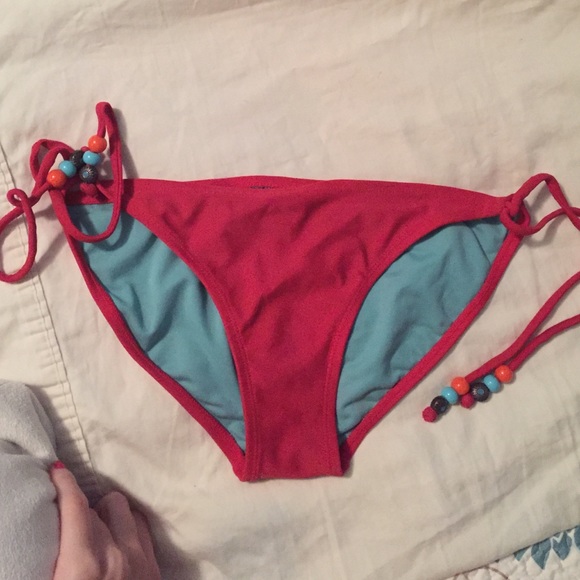 Red string bikini bottoms w beads