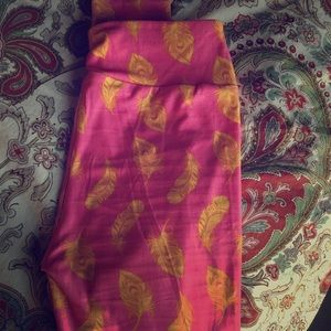 NWT OS lularoe feather leggings