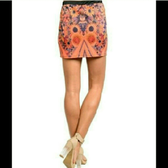 Coral skirt - Picture 2 of 2