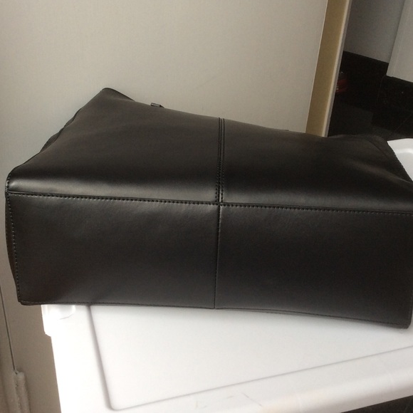 NWT 🔶 Vince Camuto Tote - Picture 3 of 4