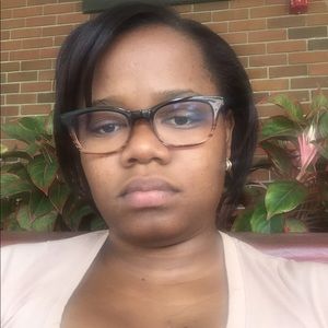 Meet your Posher, Nadia