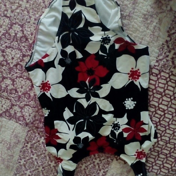 Womens one piece bathing suit