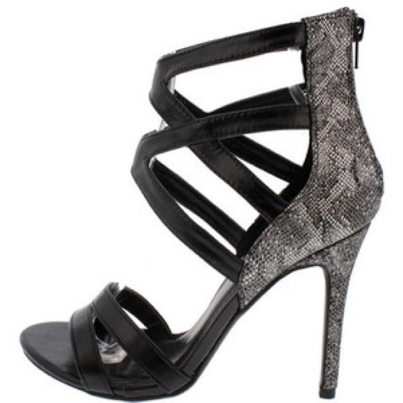 Shoe Republic LA black ibby style shoe