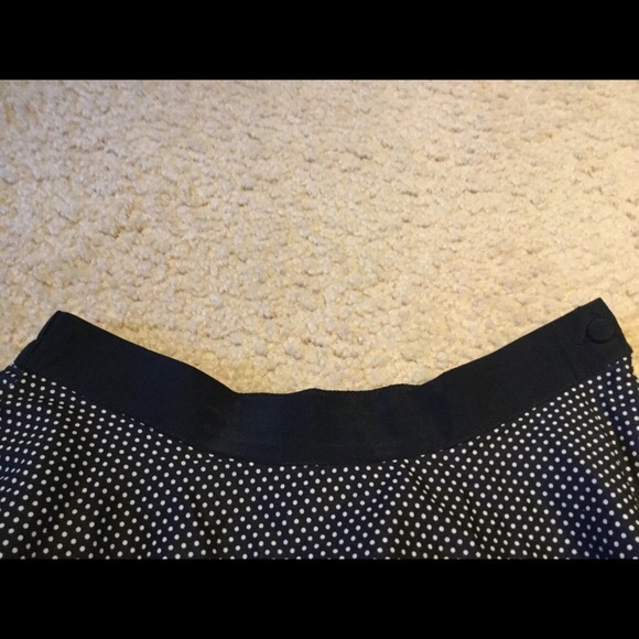 Polka dot tiered skirt. - Picture 3 of 4