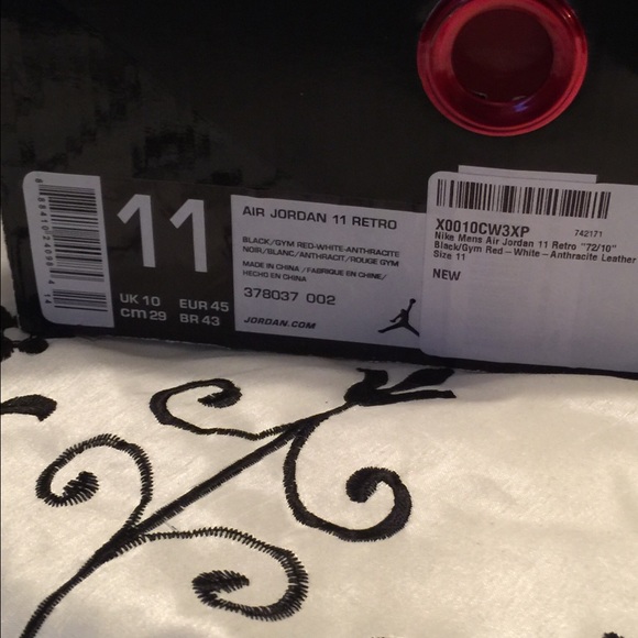 Shoes - Picture 2 of 3