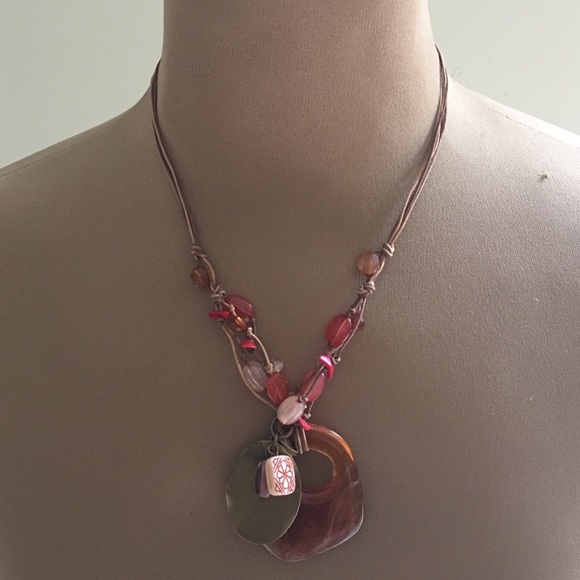 Jewelry - ⚠️50% off Bundles!!!⚠️  Adorable beaded necklace