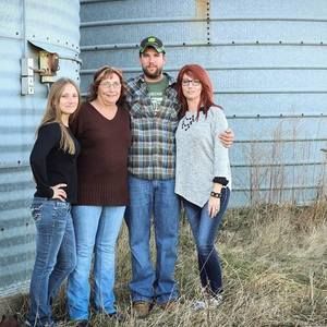 Meet your Posher, Debi