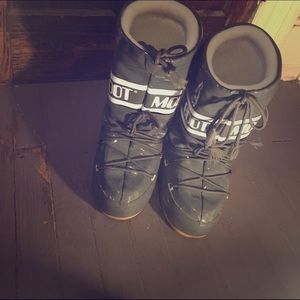 Moon Boots