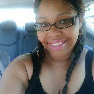 Meet your Posher, Dana