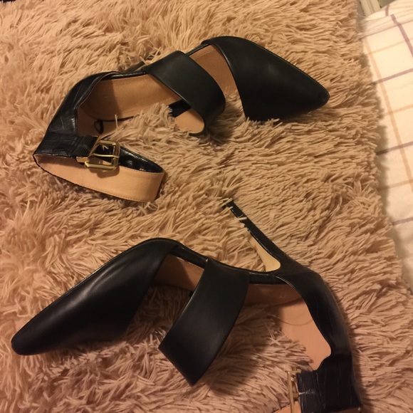 Heels - Picture 2 of 5
