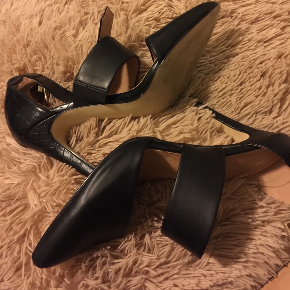 Heels - Picture 3 of 5