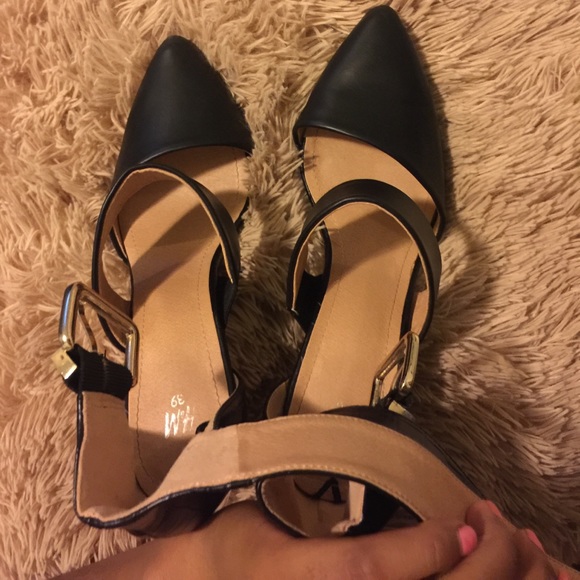 Heels - Picture 4 of 5