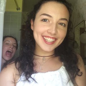 Meet your Posher, Telia