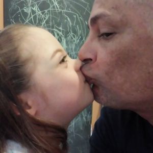 Meet your Posher, Cano