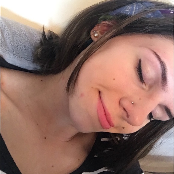 Meet your Posher, Moriah - Picture 2 of 2