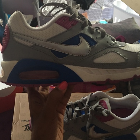 Sneakers - Picture 2 of 2