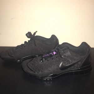ON HOLD UNTIL FRIDAY! NIKE TENNIS SHOES!