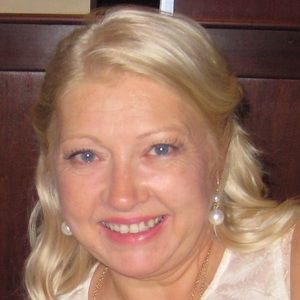 Meet your Posher, Elaine