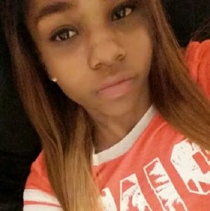 Meet your Posher, Raegine