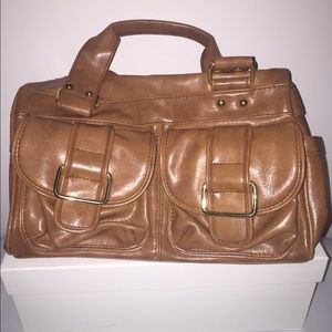 Camel hand bag with detachable shoulder strap.