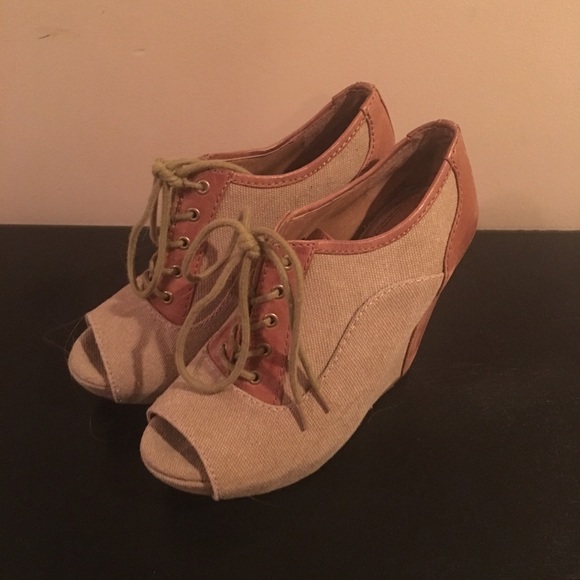 Gianni Bini Wedges! - Picture 1 of 3