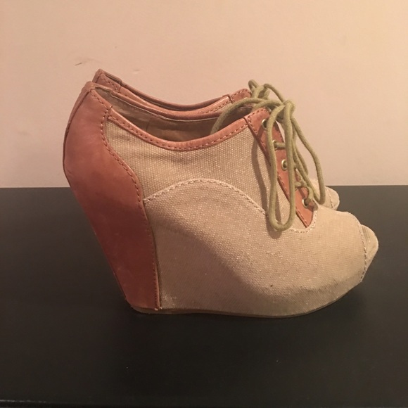 Gianni Bini Wedges! - Picture 3 of 3