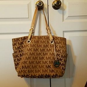 Michael Kors jet set tote