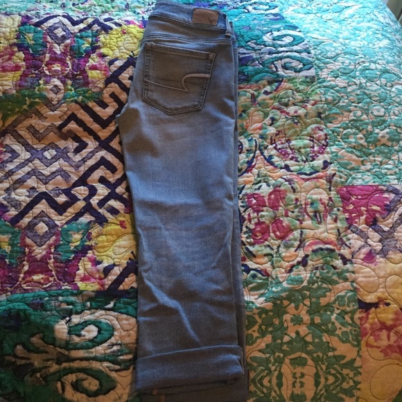 American Eagle Crop Jeans - Picture 2 of 2