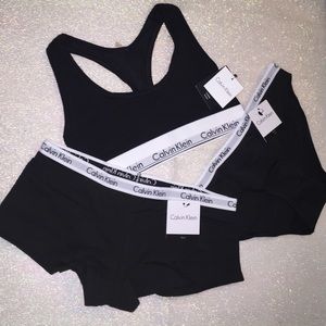 NWT Calvin Klein set of 3 size Small