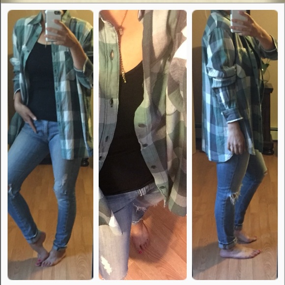 Tops - Last one🍁Worn in plaid shirt🍁